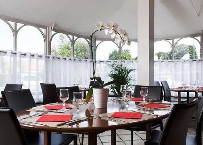 Otel Brit Confort Orly 3*