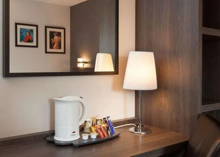 Hotel Brit Confort Orly Morangis (Essonne)
